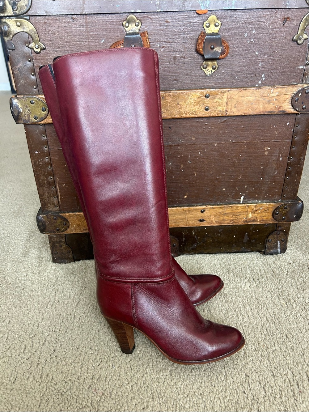 Source Unknown Burgundy Leather Knee-High Heeled Boots